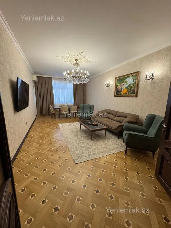 Satılır 4 otaqlı yeni tikili 165 m²