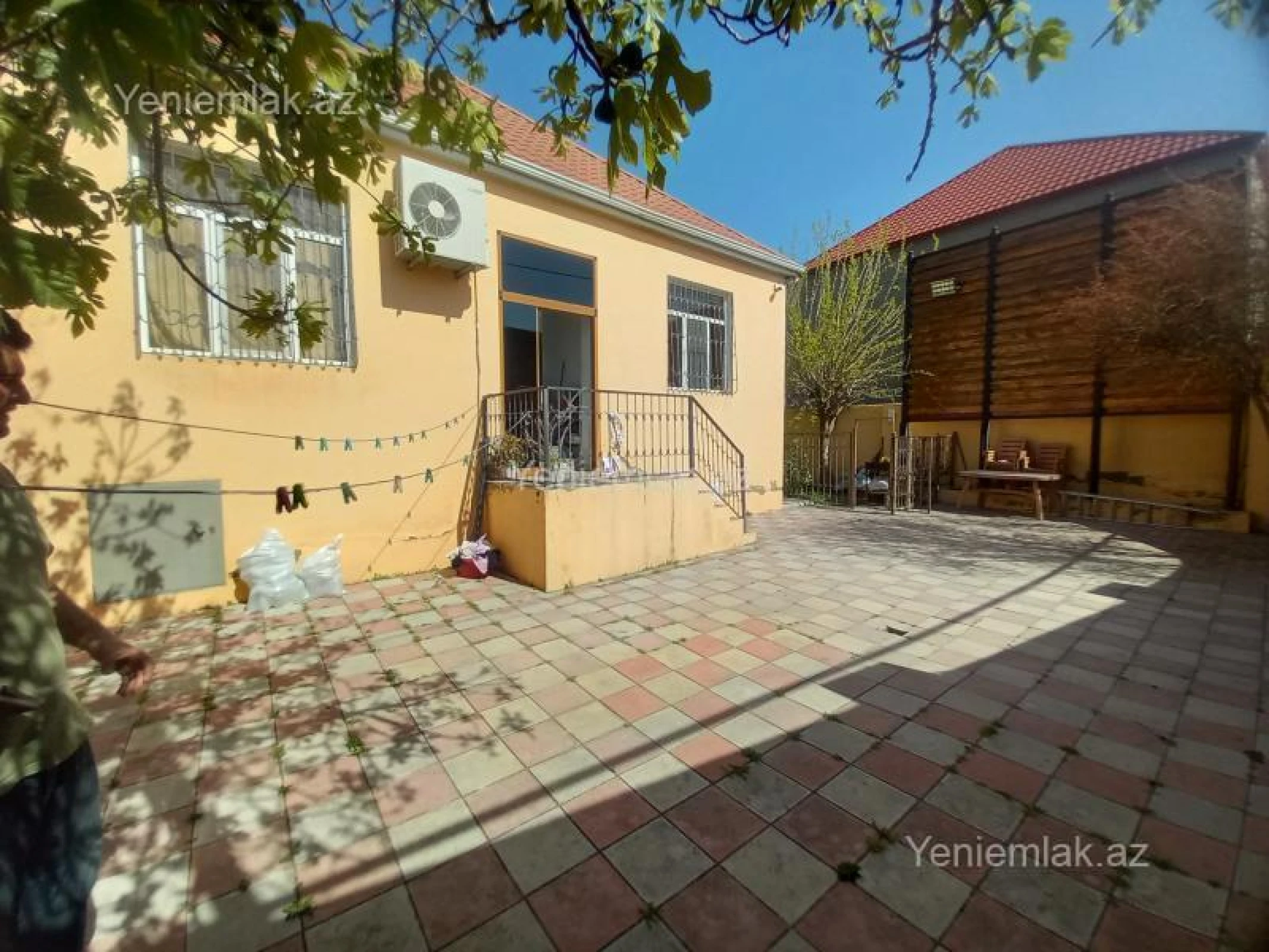 Satılır 4 otaqlı həyət evi 135 m²