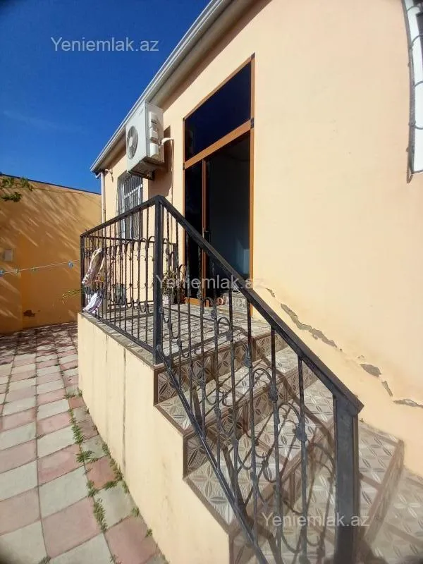 Satılır 4 otaqlı həyət evi 135 m²