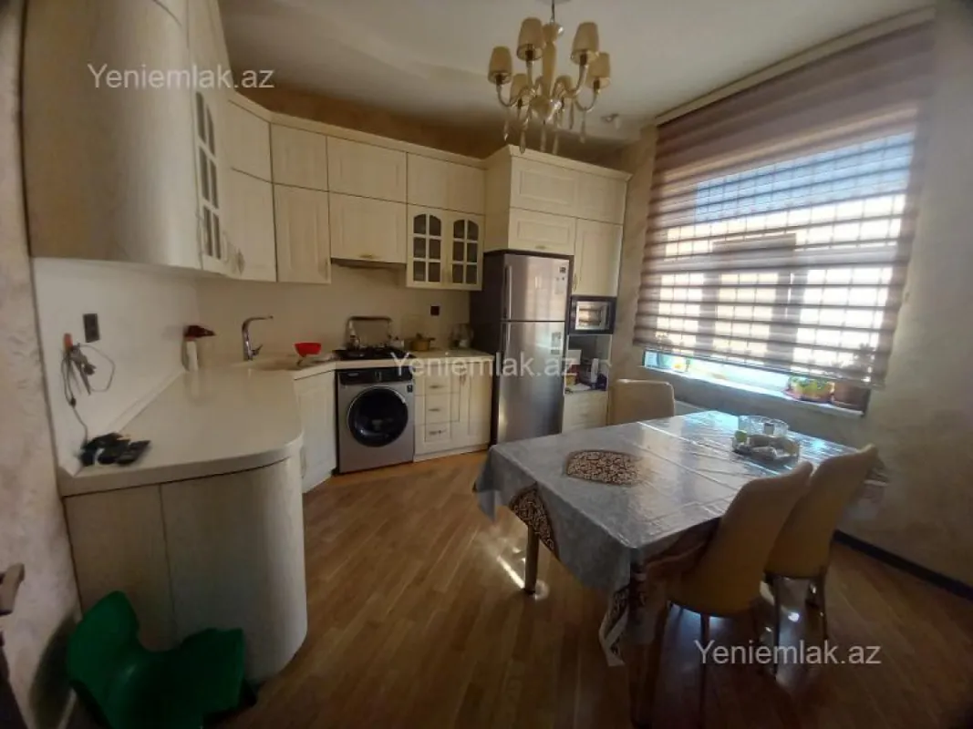 Satılır 4 otaqlı həyət evi 135 m²