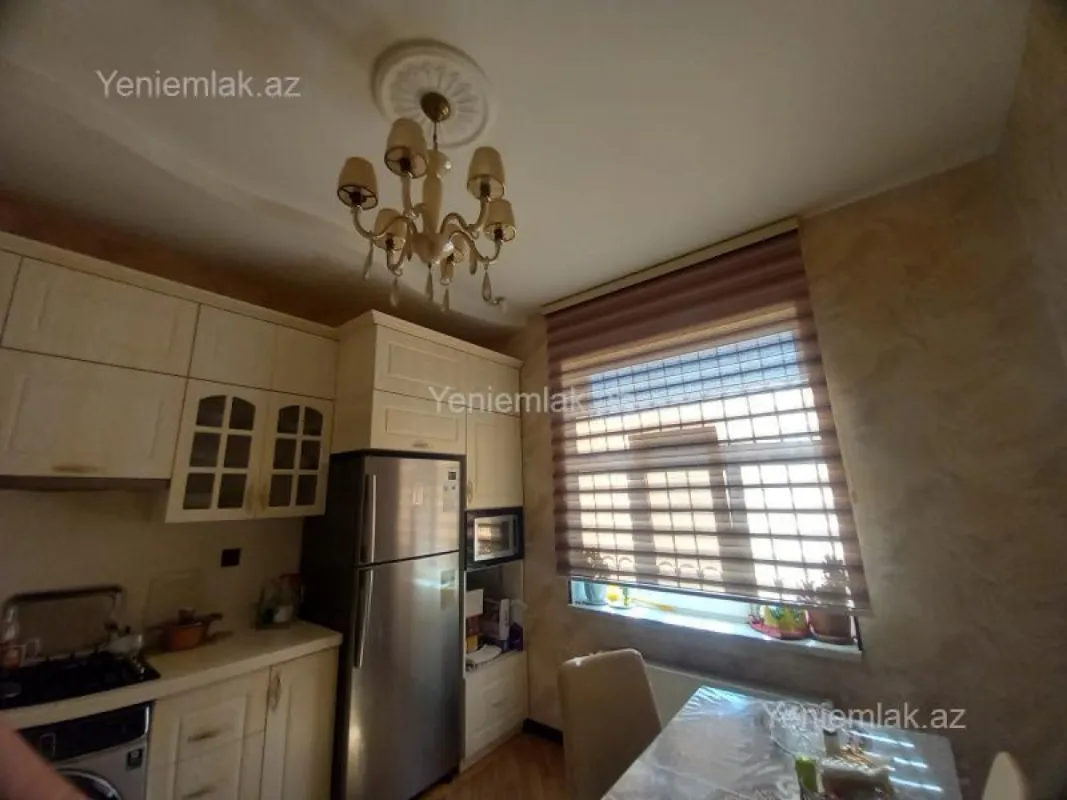 Satılır 4 otaqlı həyət evi 135 m²