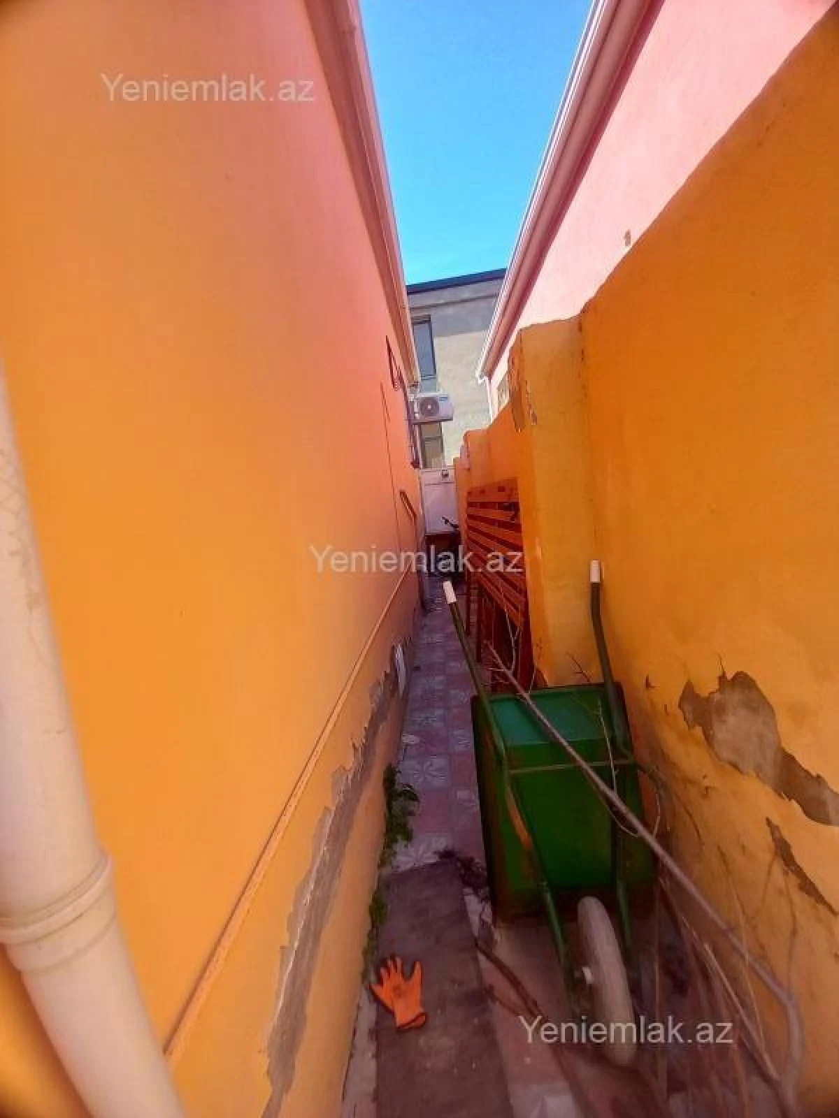 Satılır 4 otaqlı həyət evi 135 m²