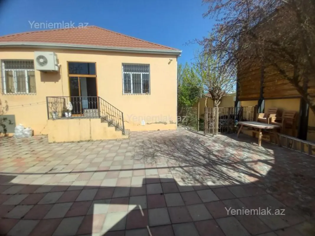 Satılır 4 otaqlı həyət evi 135 m²