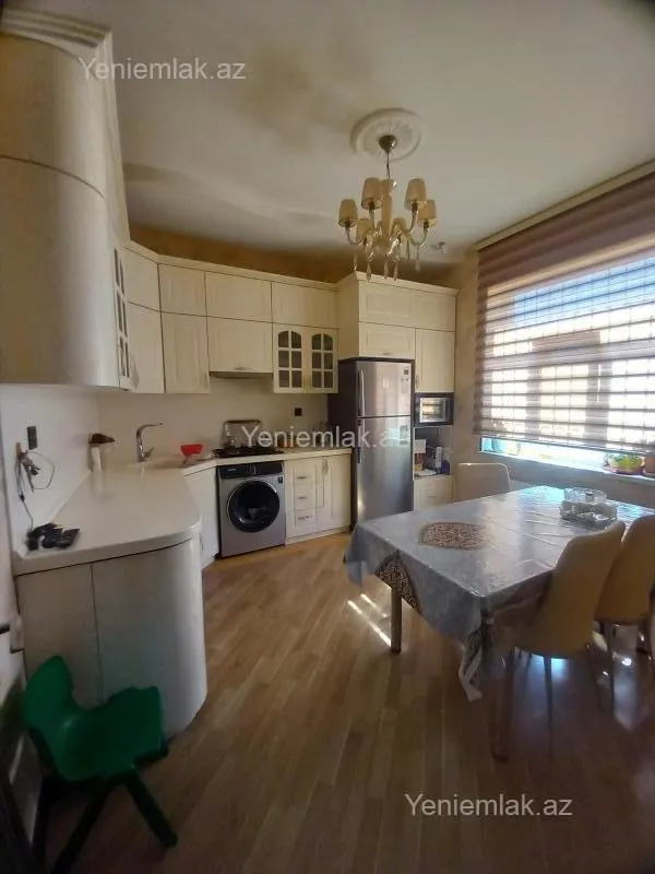 Satılır 4 otaqlı həyət evi 135 m²