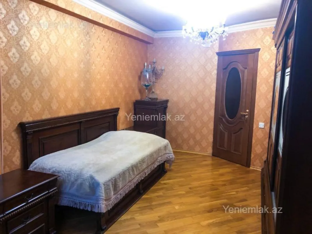 Satılır 3 otaqlı köhnə tikili 105 m²