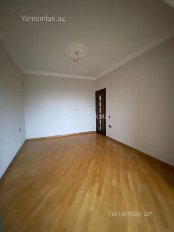 Satılır 3 otaqlı köhnə tikili 95 m²