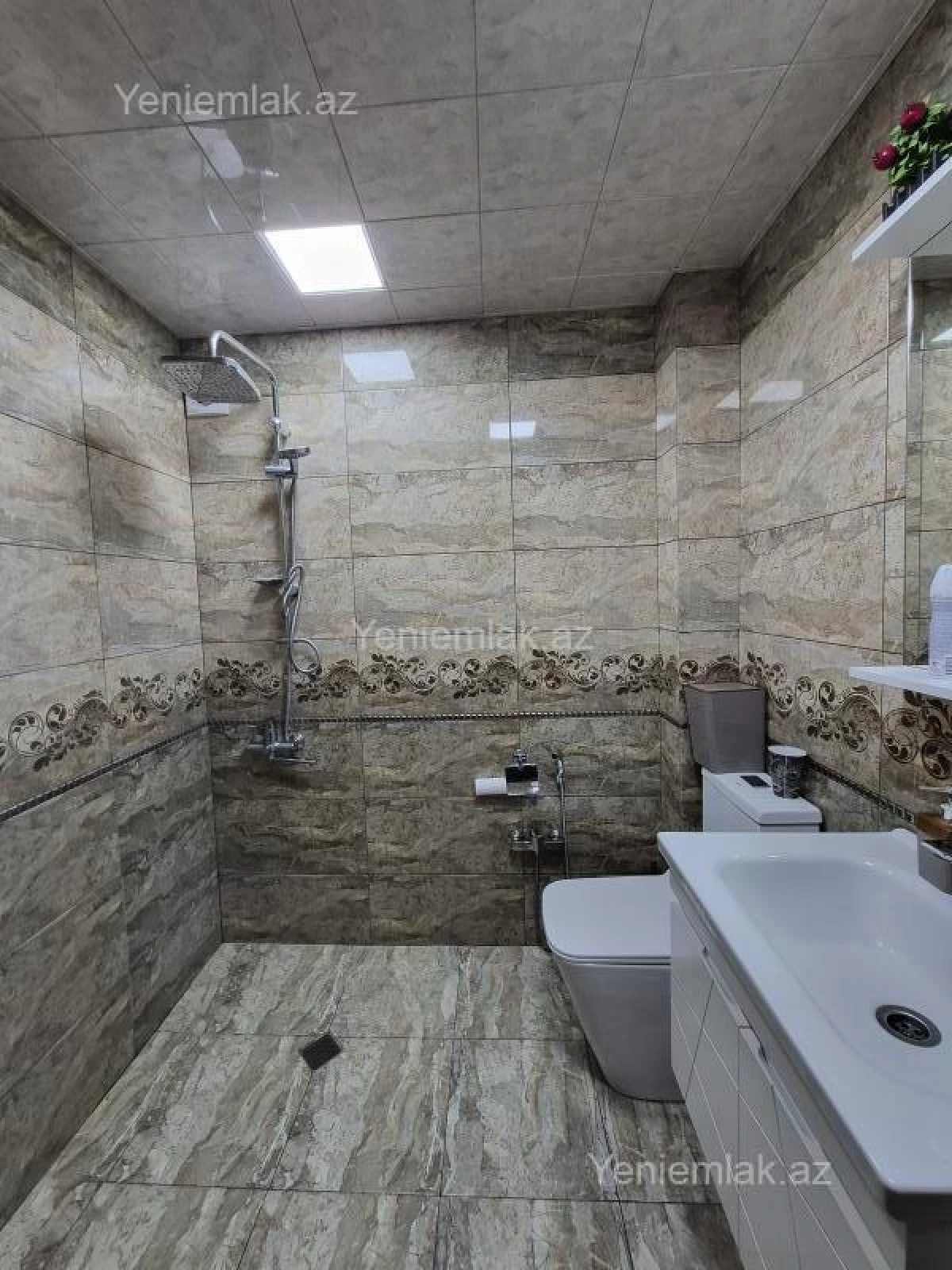 Satılır 2 otaqlı köhnə tikili 52 m²