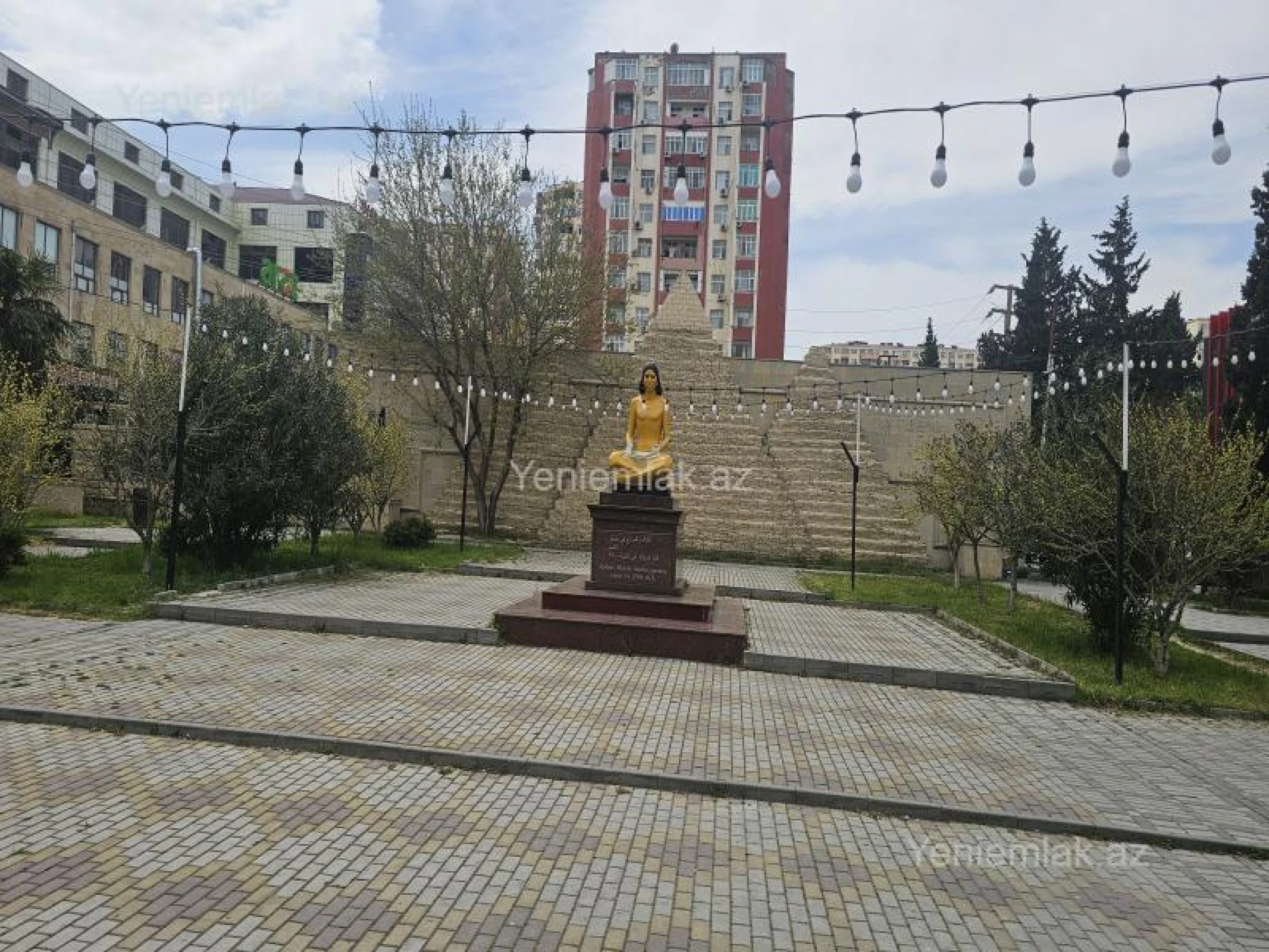 Satılır 2 otaqlı yeni tikili 72 m²