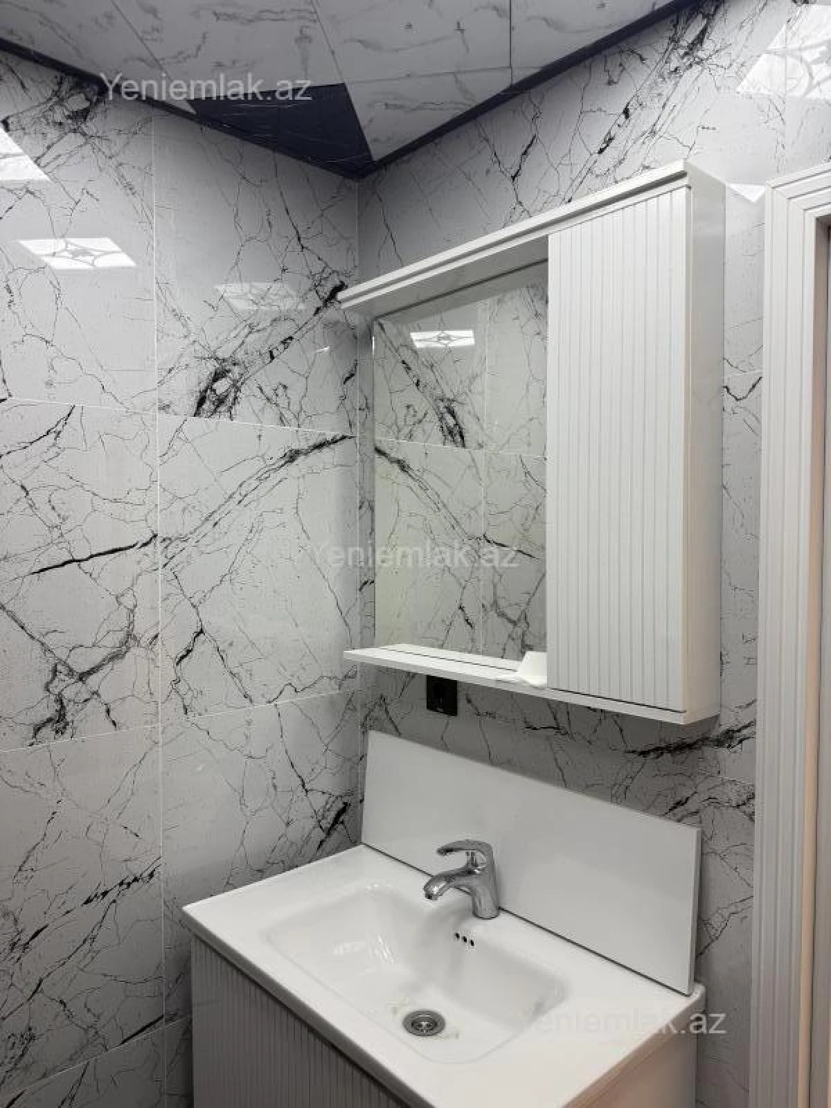 Satılır 3 otaqlı yeni tikili 83 m²