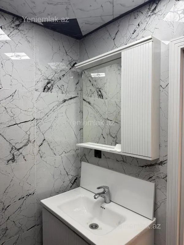 Satılır 3 otaqlı yeni tikili 83 m²