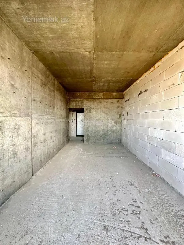 Satılır 3 otaqlı yeni tikili 130 m²