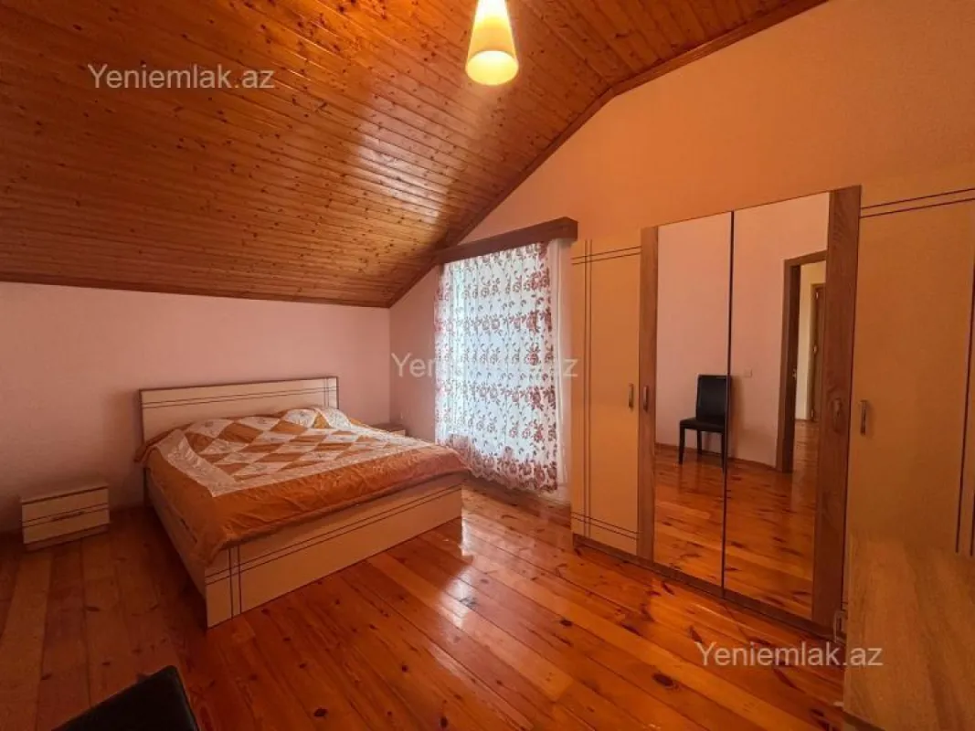 Satılır 4 otaqlı həyət evi 190 m²