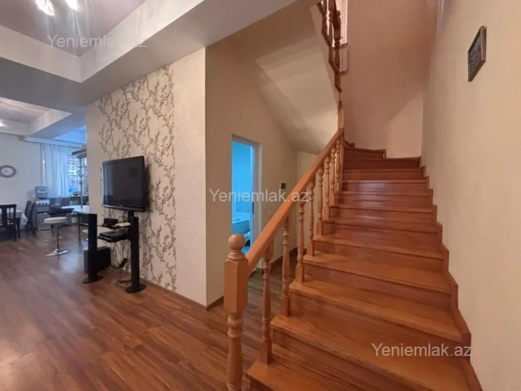 Satılır 4 otaqlı həyət evi 190 m²