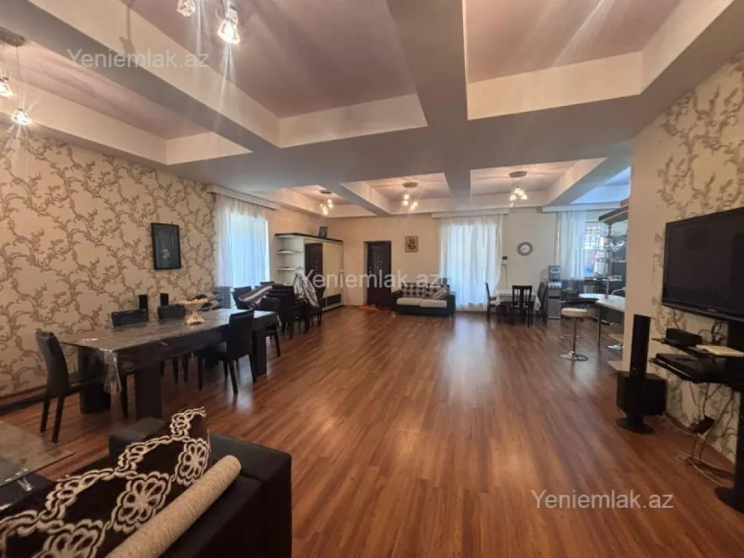 Satılır 4 otaqlı həyət evi 190 m²