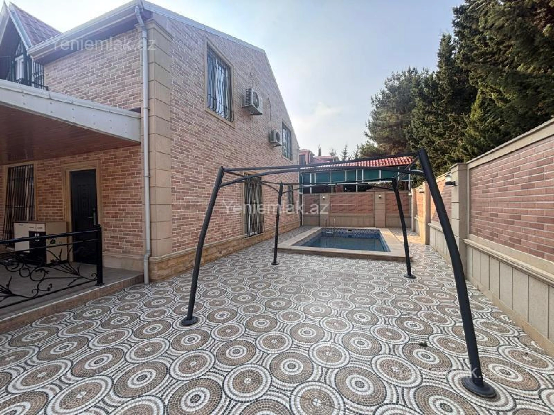 Satılır 4 otaqlı həyət evi 190 m²