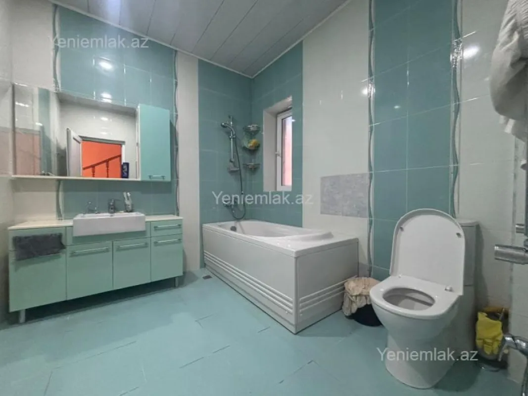 Satılır 4 otaqlı həyət evi 190 m²