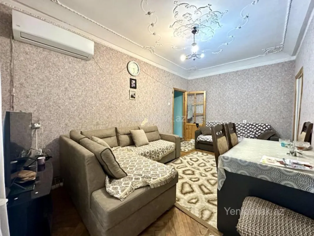 Satılır 2 otaqlı köhnə tikili 50 m²