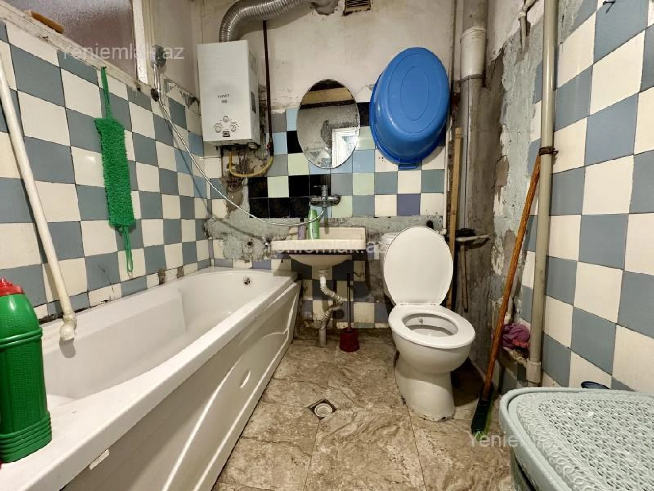 Satılır 2 otaqlı köhnə tikili 50 m²