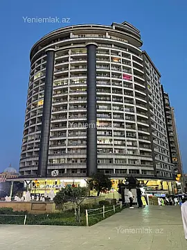 Satılır 3 otaqlı yeni tikili 145 m²