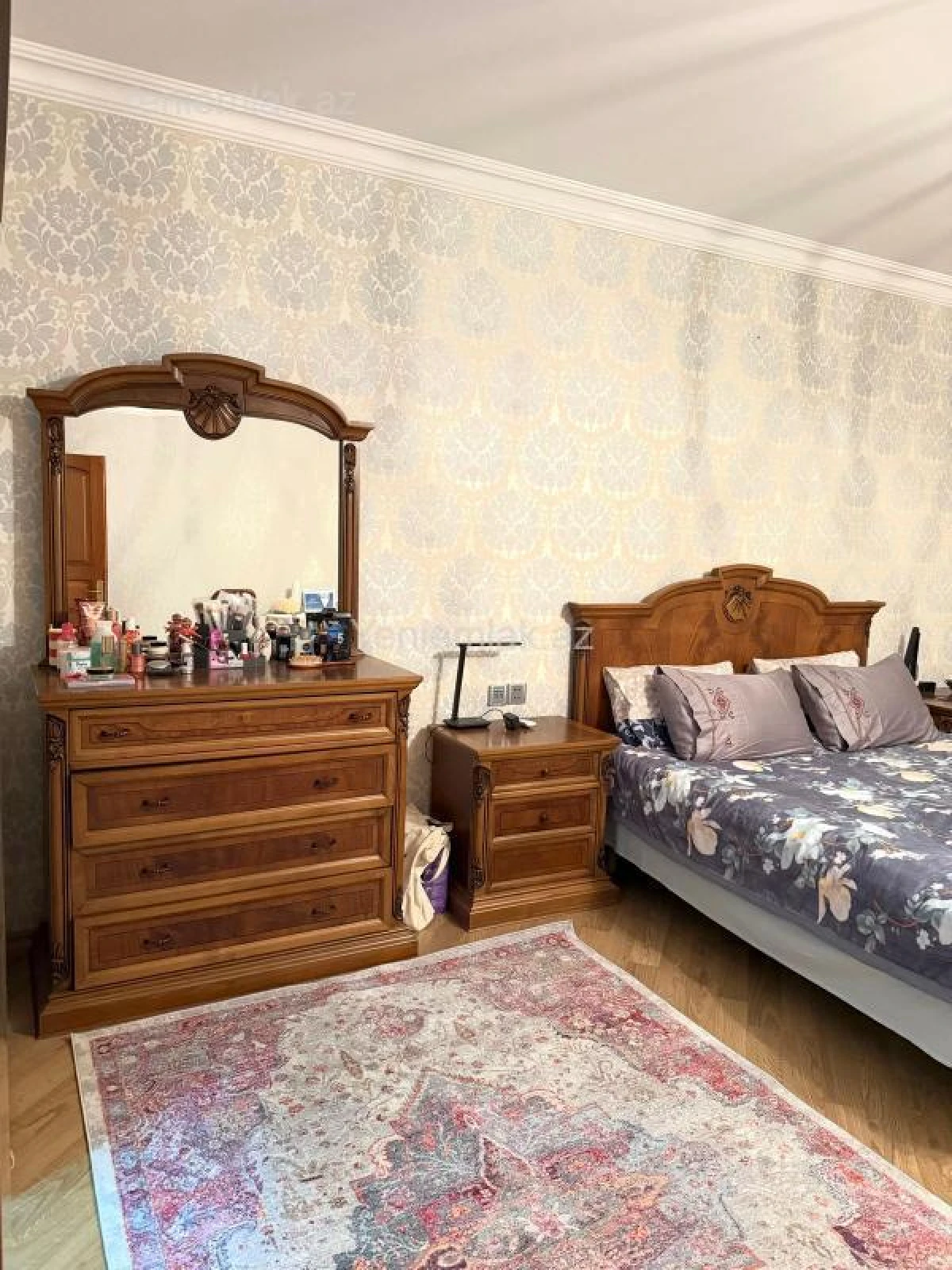 Satılır 5 otaqlı köhnə tikili 170 m²