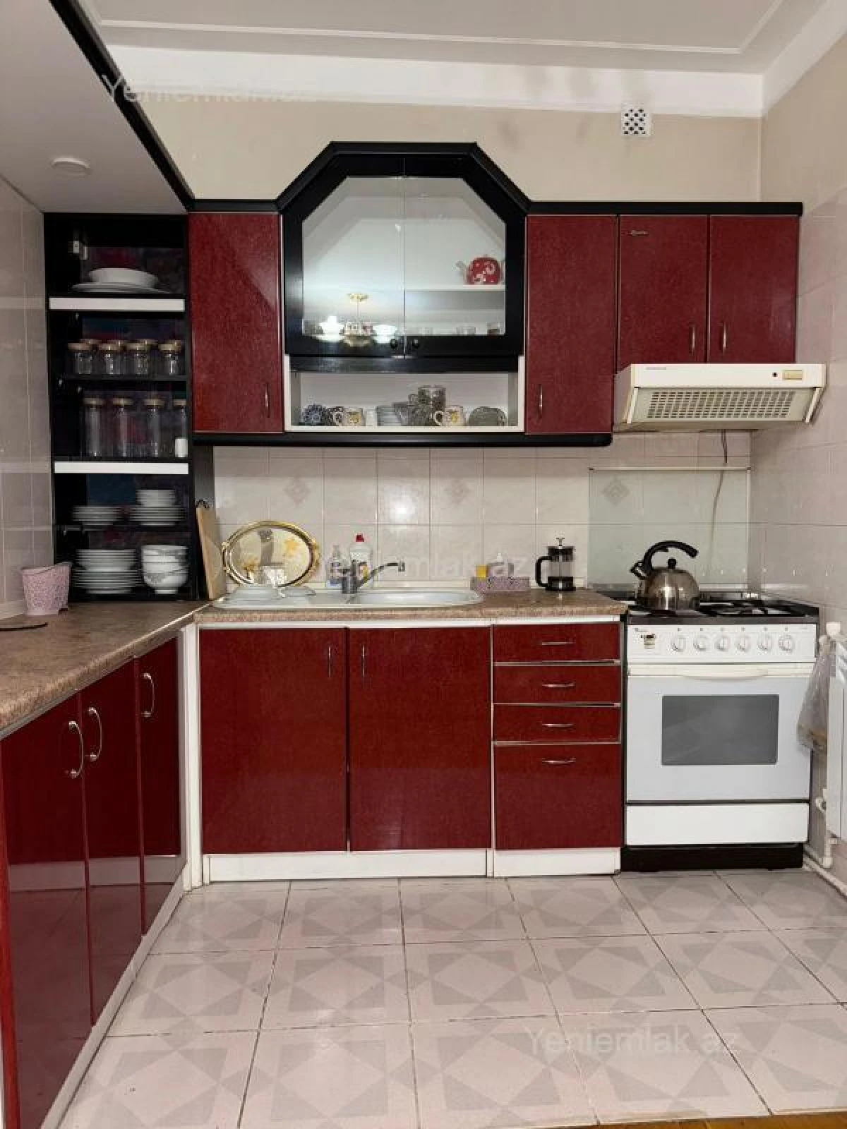 Satılır 5 otaqlı köhnə tikili 170 m²