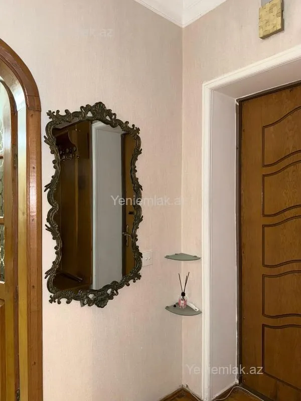 Satılır 5 otaqlı köhnə tikili 170 m²