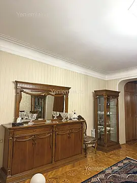 Satılır 5 otaqlı köhnə tikili 170 m²