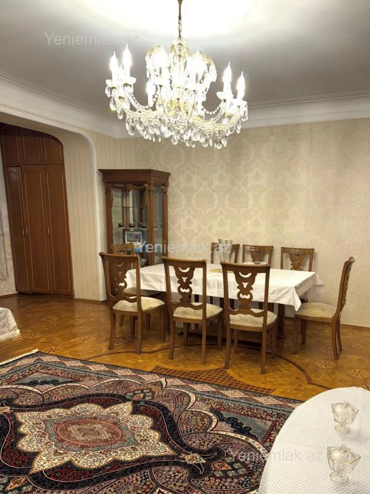 Satılır 5 otaqlı köhnə tikili 170 m²