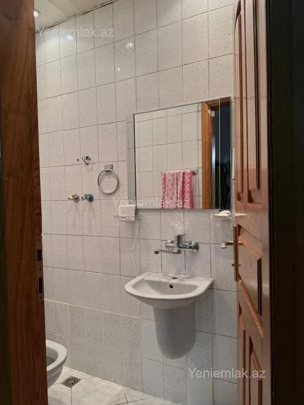 Satılır 5 otaqlı köhnə tikili 170 m²