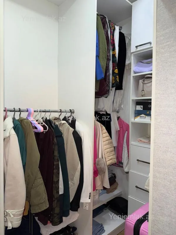 Satılır 5 otaqlı köhnə tikili 170 m²