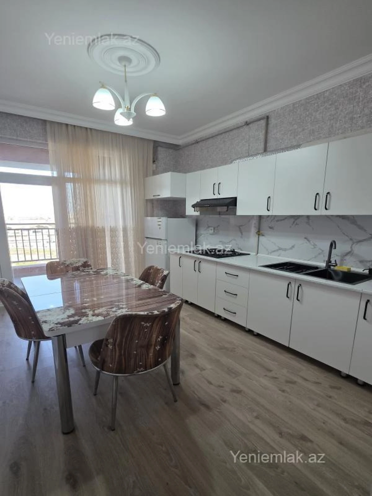 Satılır 2 otaqlı yeni tikili 93 m²