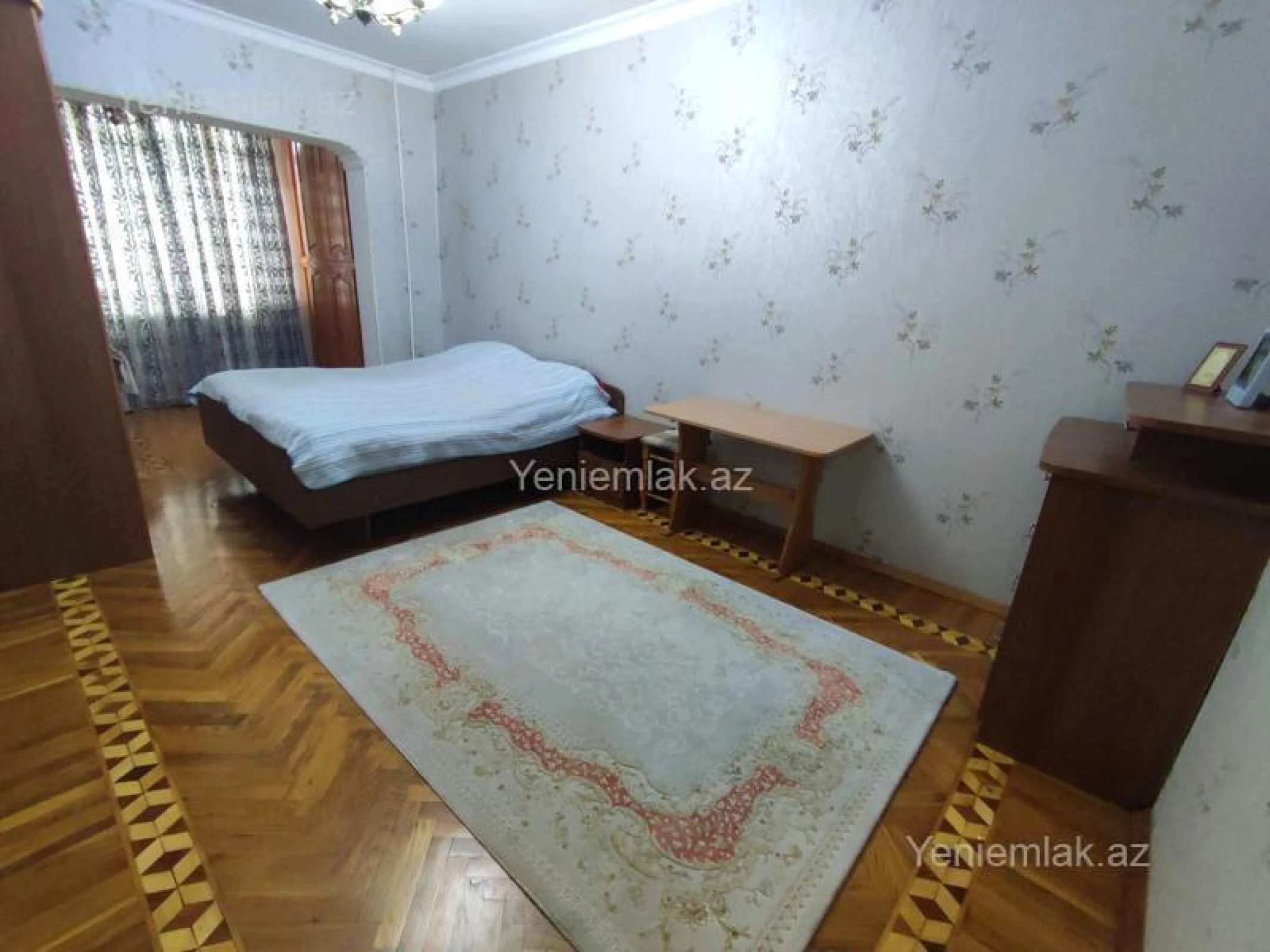 Satılır 4 otaqlı köhnə tikili 120 m²