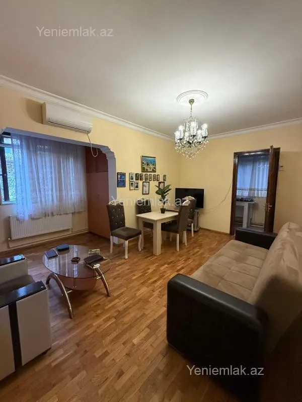 Satılır 2 otaqlı köhnə tikili 45 m²