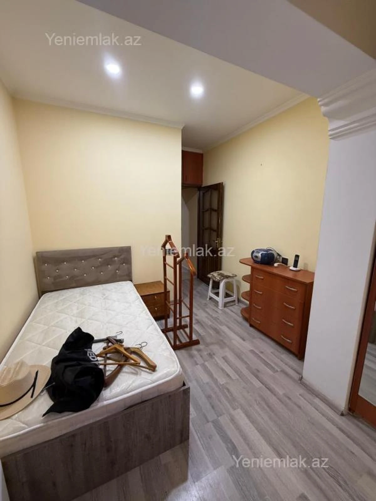 Satılır 2 otaqlı köhnə tikili 45 m²