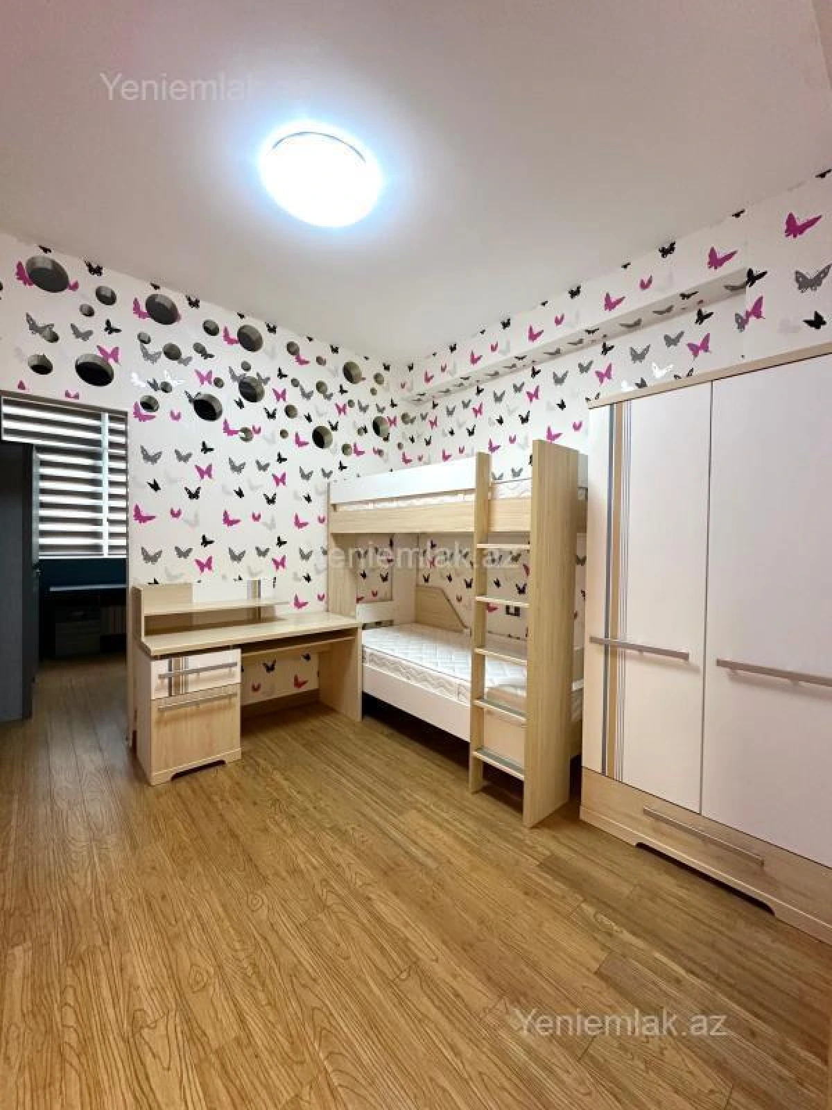 Satılır 4 otaqlı yeni tikili 180 m²