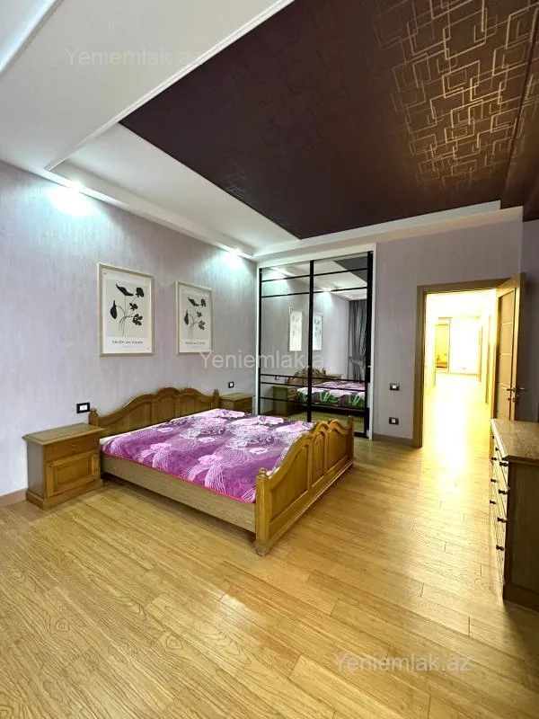 Satılır 4 otaqlı yeni tikili 180 m²