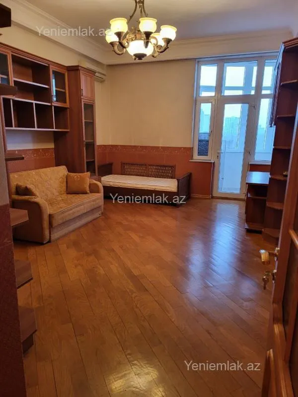 Satılır 4 otaqlı yeni tikili 195 m²