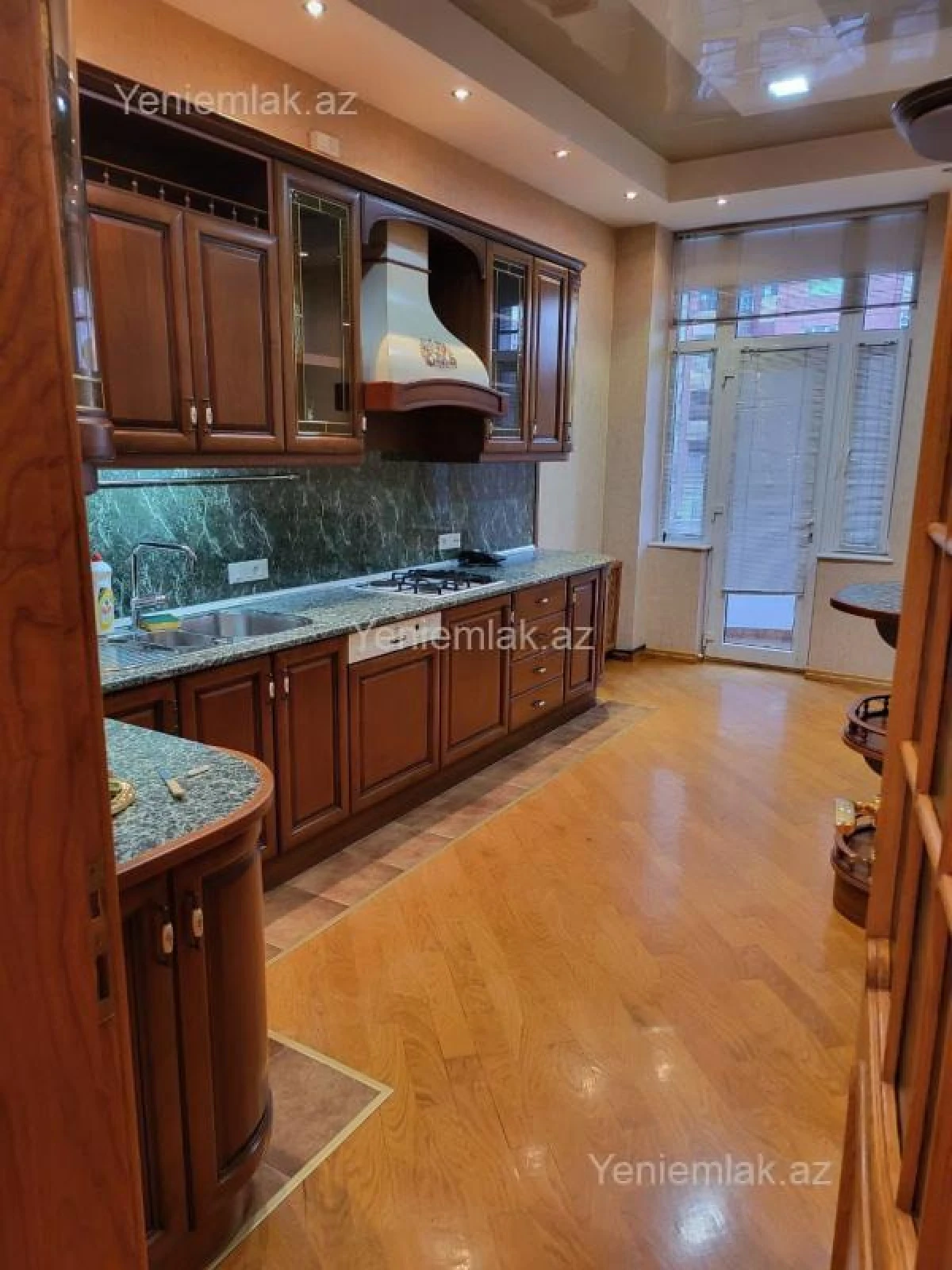 Satılır 4 otaqlı yeni tikili 195 m²