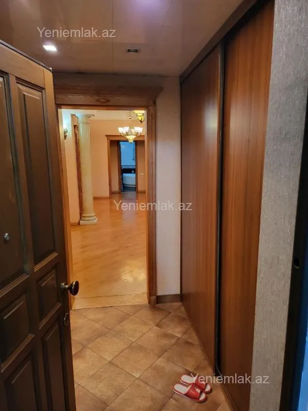 Satılır 4 otaqlı yeni tikili 195 m²