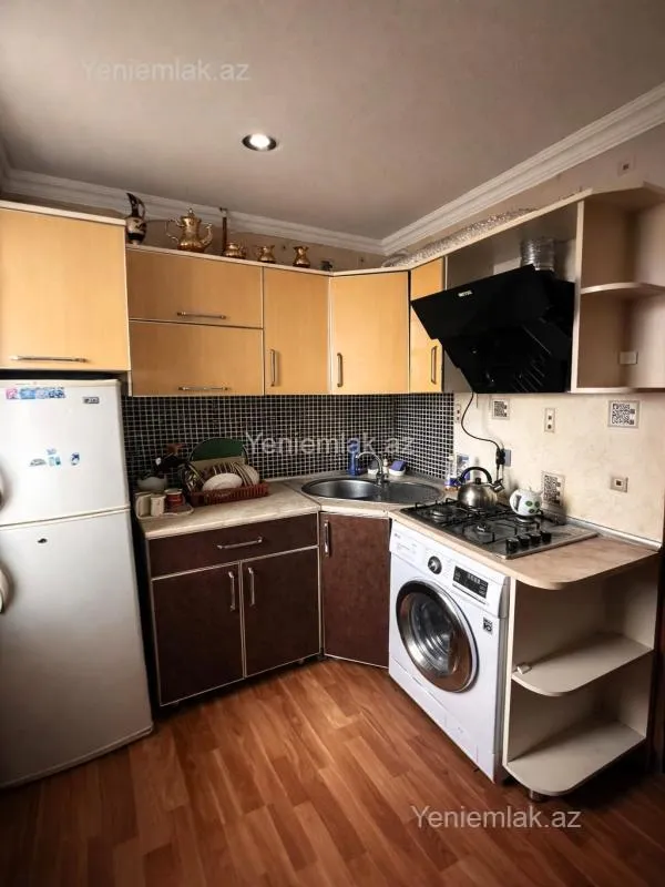 Satılır 2 otaqlı köhnə tikili 50 m²