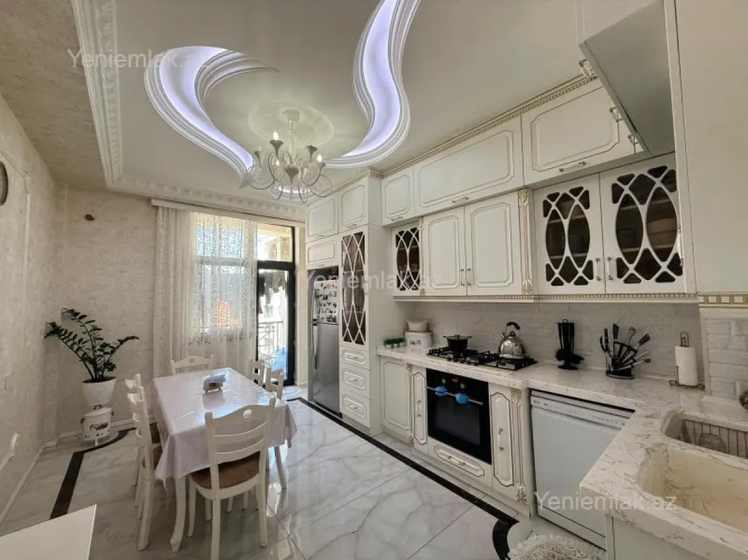 Satılır 3 otaqlı yeni tikili 142 m²