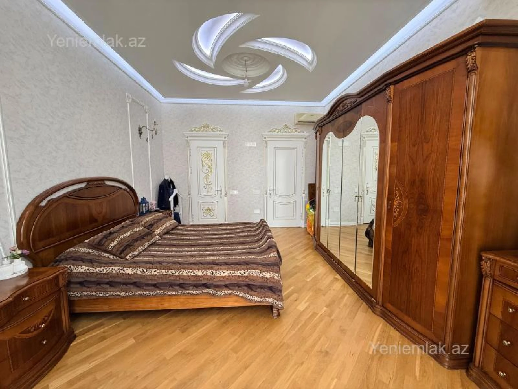 Satılır 3 otaqlı yeni tikili 142 m²