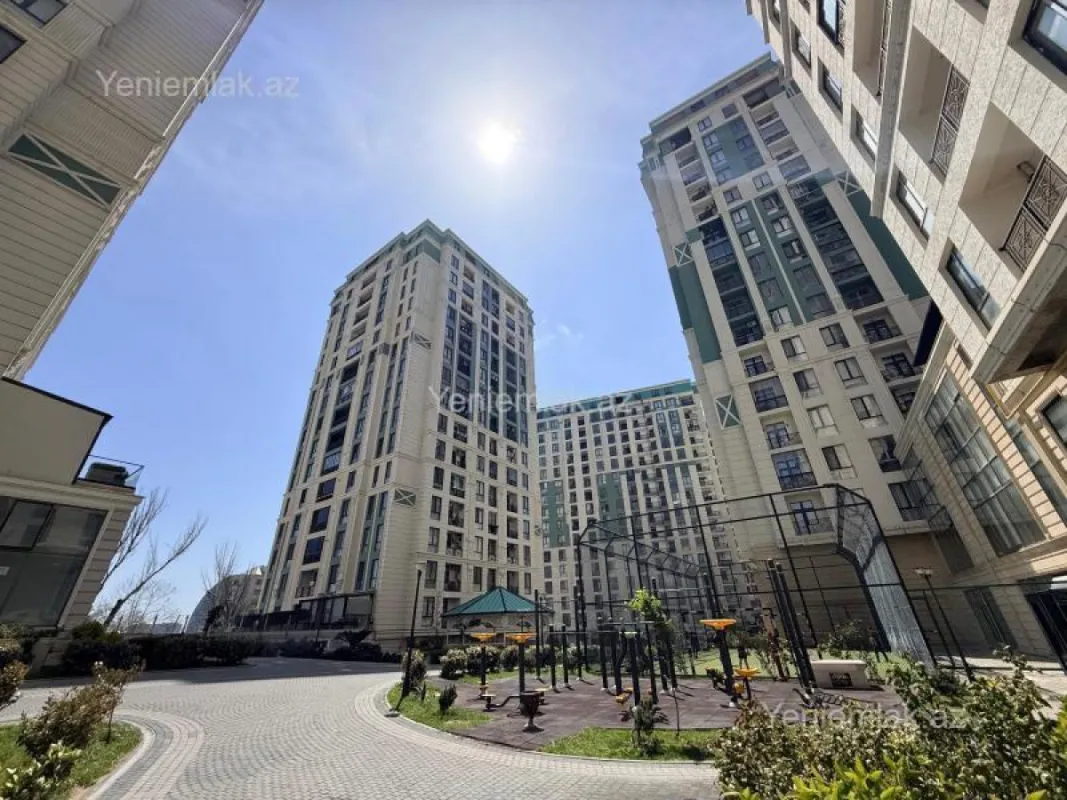 Satılır 3 otaqlı yeni tikili 142 m²