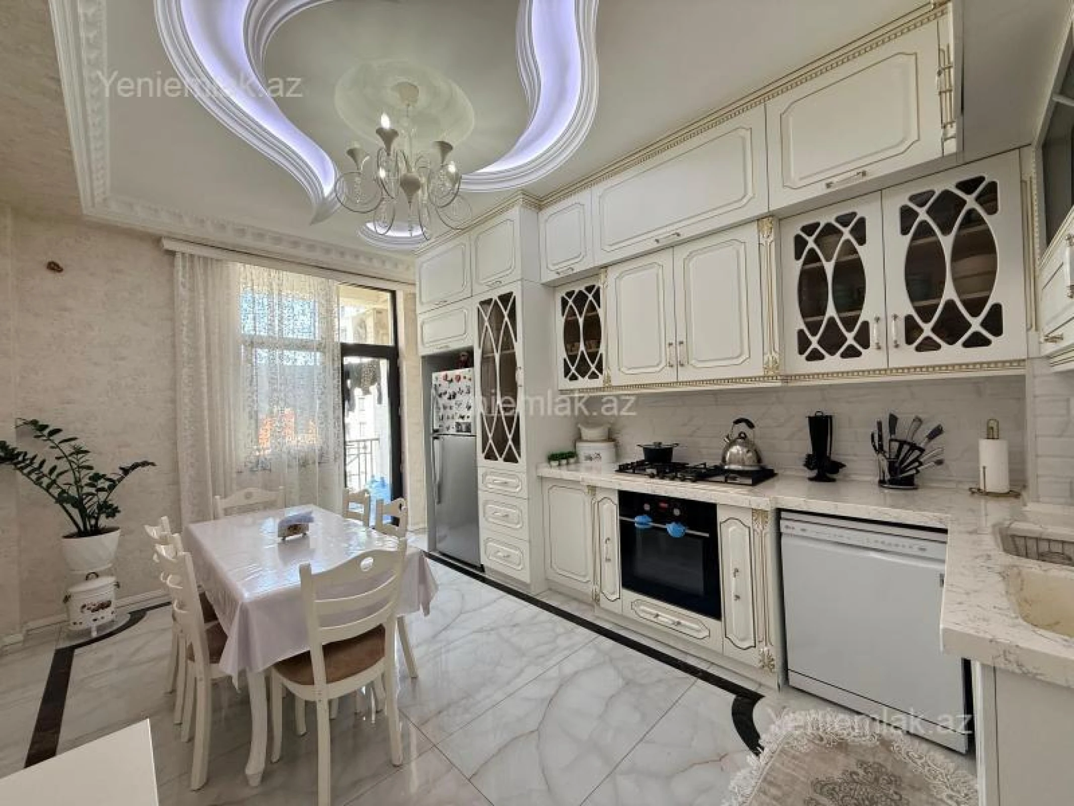 Satılır 3 otaqlı yeni tikili 142 m²