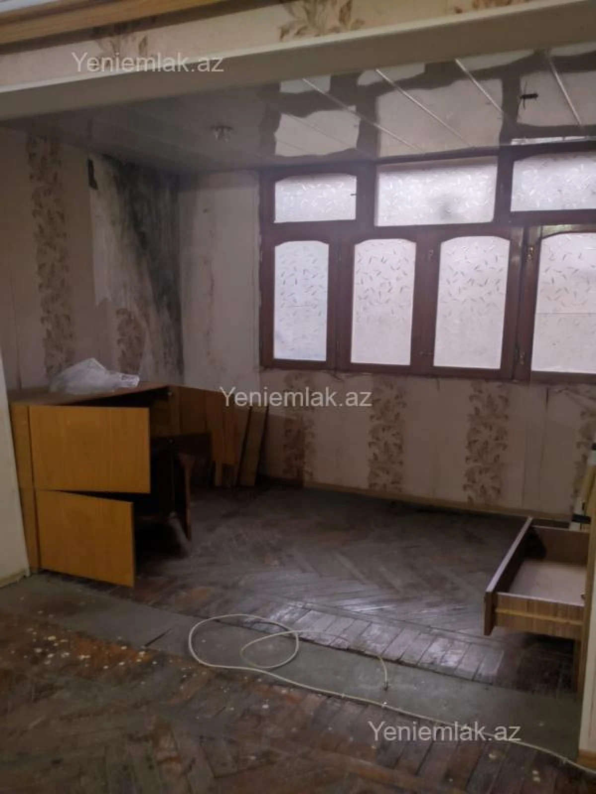 Satılır 2 otaqlı köhnə tikili 60 m²