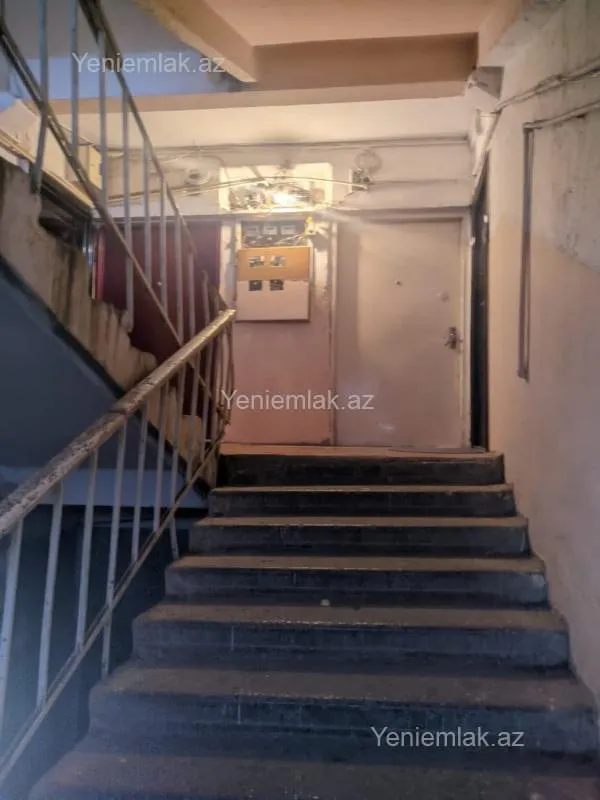 Satılır 2 otaqlı köhnə tikili 60 m²