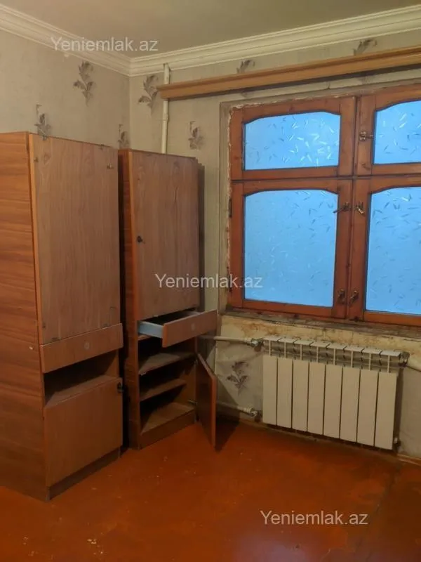 Satılır 2 otaqlı köhnə tikili 60 m²
