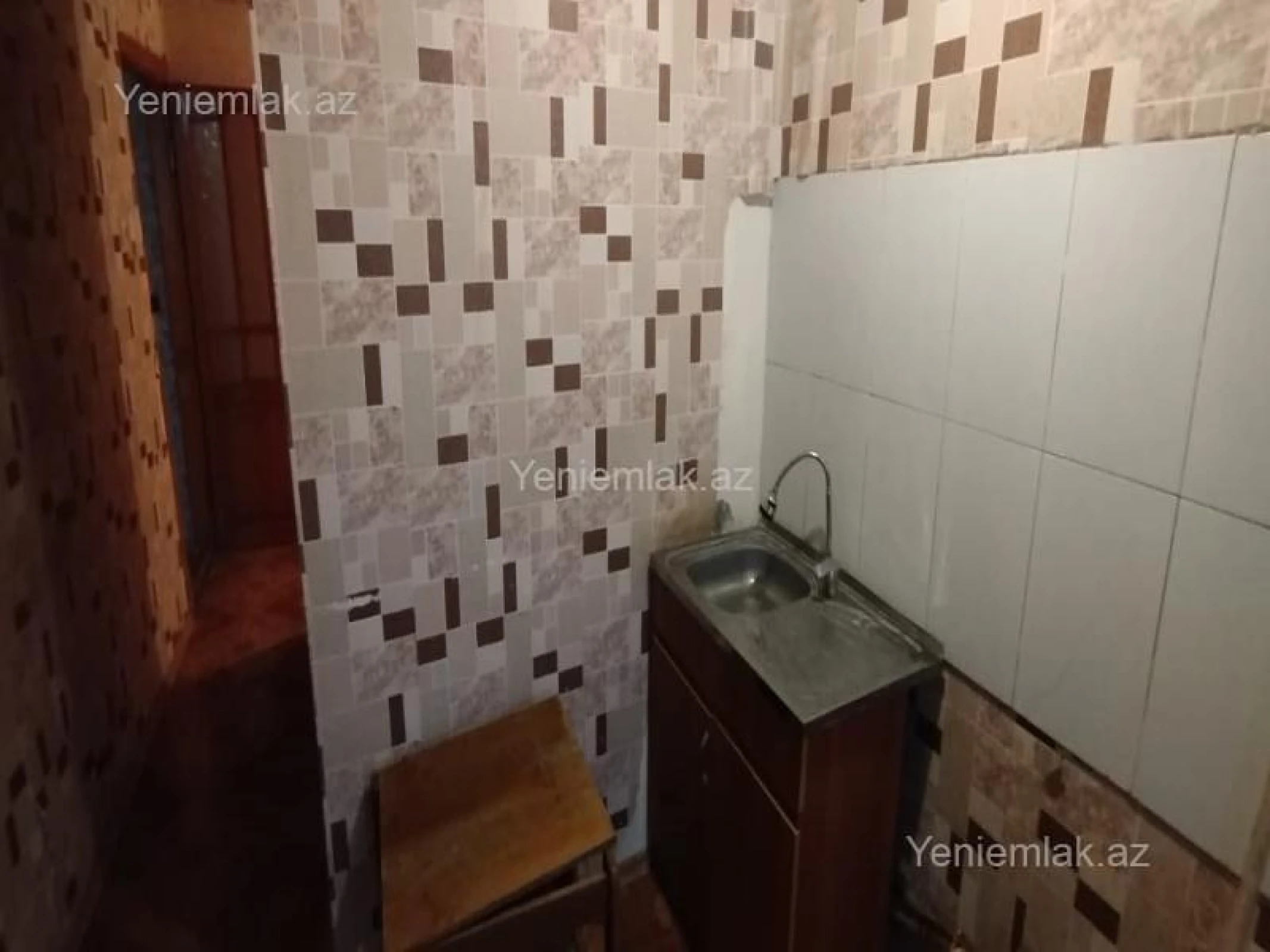 Satılır 2 otaqlı köhnə tikili 60 m²
