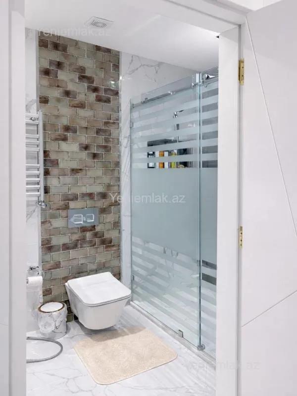 Satılır 3 otaqlı yeni tikili 130 m²