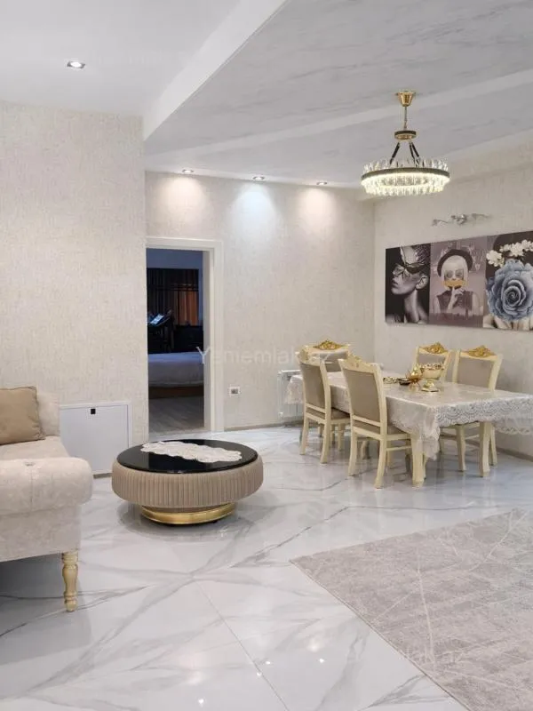 Satılır 3 otaqlı yeni tikili 130 m²